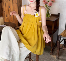 画像をギャラリービューアに読み込む, ビーチの屋台で飲むマンゴージュースみたいなキャミソール_K0093