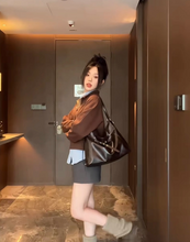 画像をギャラリービューアに読み込む, 図書館の帰り道、肩にかけたのはこのヴィンテージバッグ_K0150