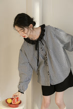 画像をギャラリービューアに読み込む, 憧れのパリジェンヌが着ていたフリルカラーチェックブラウス_N3524