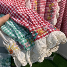 画像をギャラリービューアに読み込む, ガーデンパーティーを開催する日のギンガムチェックフリルブラウス_N3470