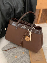 画像をギャラリービューアに読み込む, 下北沢のヴィンテージショップで見つけたバイカラートートバッグ_N3184