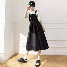 画像をギャラリービューアに読み込む, 図書室の鍵を借りにきた放課後の、静けさをまとうサスペンダースカート_K0088