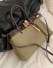 画像をギャラリービューアに読み込む, 下北沢のヴィンテージショップで見つけたバイカラートートバッグ_N3184