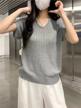 画像をギャラリービューアに読み込む, ひとりで観た映画のあとに着たくなったシンプルニット_K0070