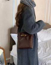 画像をギャラリービューアに読み込む, おばあちゃんが大事にしていたポイントベルトバケツショルダーバッグ_N2746