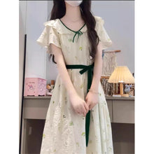 画像をギャラリービューアに読み込む, 植物図鑑の1ページに咲いたドライフラワーワンピース_K0162