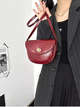 画像をギャラリービューアに読み込む, お気に入りの赤いリップとお揃いの、クラシカルショルダー_K0159