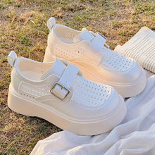 画像をギャラリービューアに読み込む, 芝生に寝転ぶ午後、風が抜ける軽やか厚底メッシュローファー_K0136