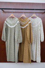 画像をギャラリービューアに読み込む, ヴィンテージショップで働くあの子の小花柄レトロワンピース_N3512