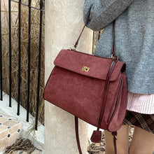 画像をギャラリービューアに読み込む, パリの街を散歩するスエードメッセンジャーバッグ_N3186