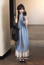 画像をギャラリービューアに読み込む, 夏の終わりに船を待っていた女の子の、海辺に映えるワンピース_K0087