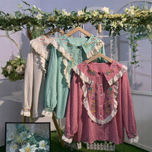 画像をギャラリービューアに読み込む, ガーデンパーティーを開催する日のギンガムチェックフリルブラウス_N3470