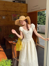 画像をギャラリービューアに読み込む, カリブ海の空と波にとける少女の、刺繍と風をまとう編みワンピース_K0080