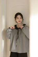画像をギャラリービューアに読み込む, 憧れのパリジェンヌが着ていたフリルカラーチェックブラウス_N3524