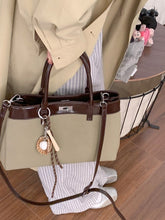 画像をギャラリービューアに読み込む, 下北沢のヴィンテージショップで見つけたバイカラートートバッグ_N3184