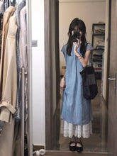 画像をギャラリービューアに読み込む, 夏の終わりに船を待っていた女の子の、海辺に映えるワンピース_K0087