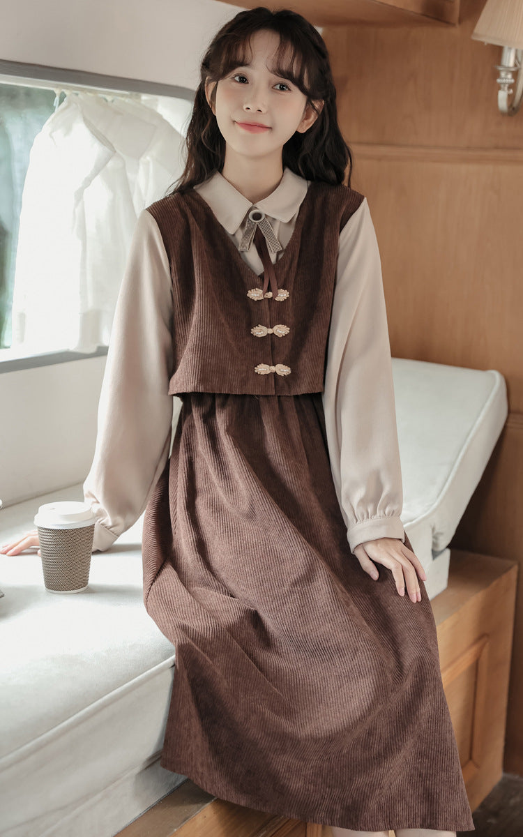 毎日1冊本を読んでるあの子のコーデュロイフェイクツーピース