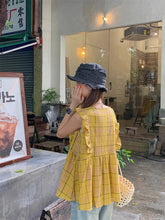 画像をギャラリービューアに読み込む, チェック柄が映える、夏の旅のフォトジェニックトップス_K0109