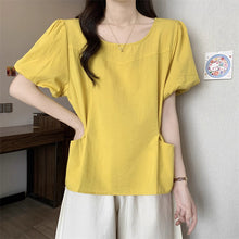 画像をギャラリービューアに読み込む, 古いピアノを奏でる少女のクラシックシルエットパフスリーブトップ_K0171