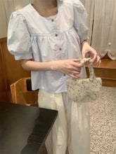 画像をギャラリービューアに読み込む, カフェの窓辺でレモンパイを食べながら恋の続きを考えていた日のブラウス_K0024