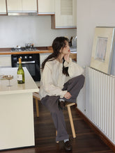 画像をギャラリービューアに読み込む, 行きつけの喫茶店で紅茶を飲む日のフリルブラウス_N3472