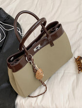 画像をギャラリービューアに読み込む, 下北沢のヴィンテージショップで見つけたバイカラートートバッグ_N3184