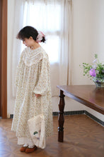 画像をギャラリービューアに読み込む, ヴィンテージショップで働くあの子の小花柄レトロワンピース_N3512