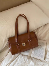 画像をギャラリービューアに読み込む, フランスの香水を纏う彼女のフラップハンドバッグ_N3185