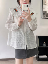 画像をギャラリービューアに読み込む, 喫茶店のホットケーキが好きなあの子の刺繍セーラーカラーブラウス_N3505