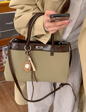 画像をギャラリービューアに読み込む, 下北沢のヴィンテージショップで見つけたバイカラートートバッグ_N3184