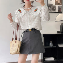 画像をギャラリービューアに読み込む, 喫茶店のホットケーキが好きなあの子の刺繍セーラーカラーブラウス_N3505