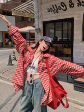 画像をギャラリービューアに読み込む, ラテと映える、ルーズシルエットのギンガムチェックシャツ_K0132