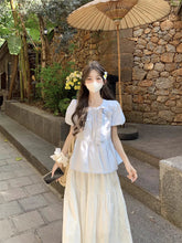 画像をギャラリービューアに読み込む, 南国の花に似合う風に揺れるレースリボンブラウス_K0053