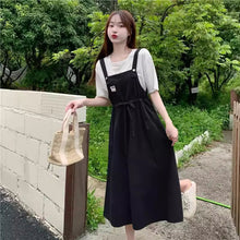 画像をギャラリービューアに読み込む, 図書室の鍵を借りにきた放課後の、静けさをまとうサスペンダースカート_K0088