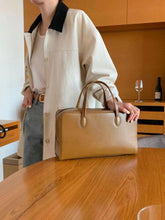 画像をギャラリービューアに読み込む, 海外旅行を楽しむ私のバイカラーステンカラーコート_N1607