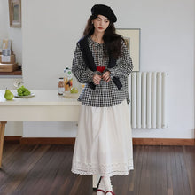 画像をギャラリービューアに読み込む, 行きつけの喫茶店で紅茶を飲む日のフリルブラウス_N3472