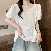 画像をギャラリービューアに読み込む, 古いピアノを奏でる少女のクラシックシルエットパフスリーブトップ_K0171