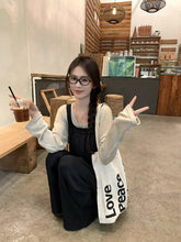 画像をギャラリービューアに読み込む, 恋も仕事も忘れてカフェに行く日のオーバーオール_K0010