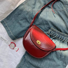 画像をギャラリービューアに読み込む, お気に入りの赤いリップとお揃いの、クラシカルショルダー_K0159