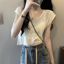 画像をギャラリービューアに読み込む, 軽やかで涼しげな雰囲気を纏う透かし編みトップス_K0050