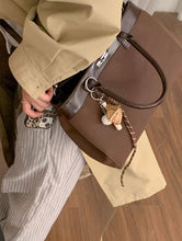 画像をギャラリービューアに読み込む, 下北沢のヴィンテージショップで見つけたバイカラートートバッグ_N3184