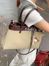 画像をギャラリービューアに読み込む, 下北沢のヴィンテージショップで見つけたバイカラートートバッグ_N3184