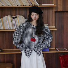 画像をギャラリービューアに読み込む, 行きつけの喫茶店で紅茶を飲む日のフリルブラウス_N3472