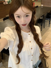 画像をギャラリービューアに読み込む, カフェの窓辺でレモンパイを食べながら恋の続きを考えていた日のブラウス_K0024