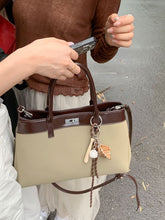 画像をギャラリービューアに読み込む, 下北沢のヴィンテージショップで見つけたバイカラートートバッグ_N3184