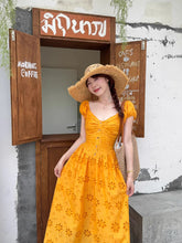 画像をギャラリービューアに読み込む, カリブ海の空と波にとける少女の、刺繍と風をまとう編みワンピース_K0080