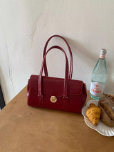 画像をギャラリービューアに読み込む, フランスの香水を纏う彼女のフラップハンドバッグ_N3185