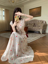 画像をギャラリービューアに読み込む, 小さなログハウスと花の庭にぴったりだった夏の恋のワンピース_K0020