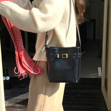 画像をギャラリービューアに読み込む, おばあちゃんが大事にしていたポイントベルトバケツショルダーバッグ_N2746