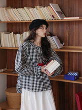 画像をギャラリービューアに読み込む, 行きつけの喫茶店で紅茶を飲む日のフリルブラウス_N3472